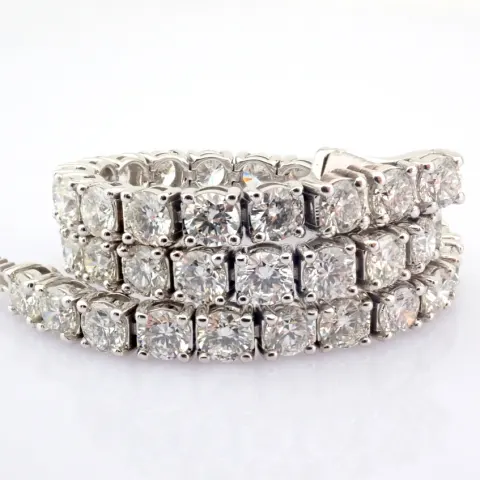 14K White Gold Tennis Bracelet Detailed With Brilliant Diamonds