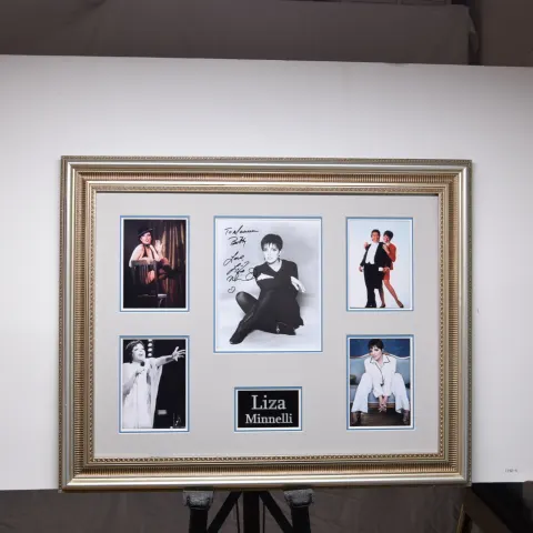 LIZA MINNELLI framed original signature presentation