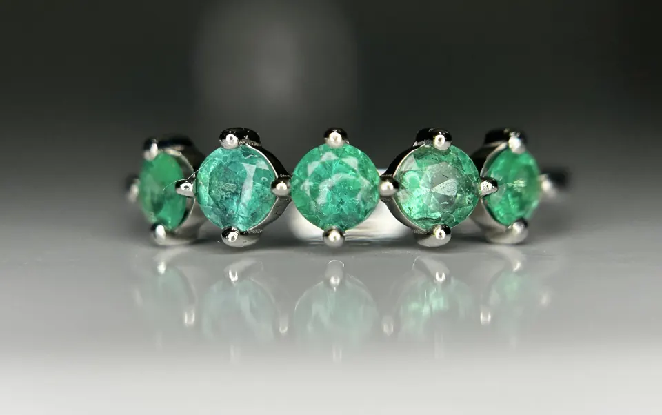Beautiful 0.59Ct Natural Emerald Ring & Platinum 950