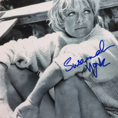 Susannah York Original Signature