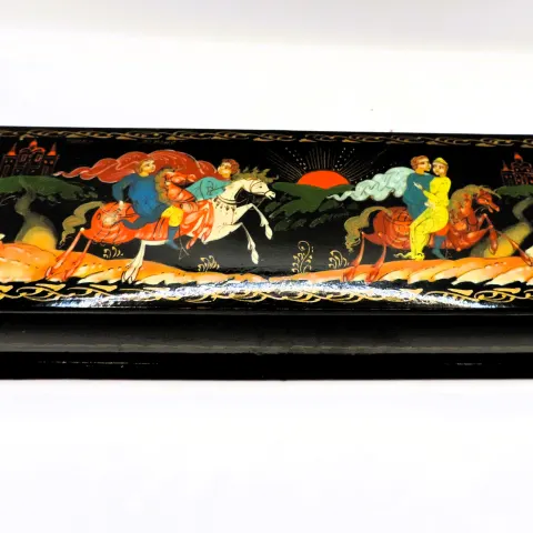 Vintage Russian Hand Painted Lacquer Box Artist Signed 15cm Long