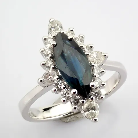 18K White Gold Sapphire and Diamond Cluster Ring