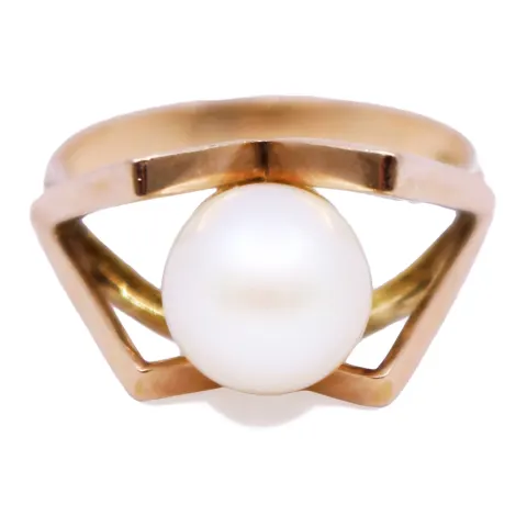 Pearl 14ct Gold Ring with Geometric Setting