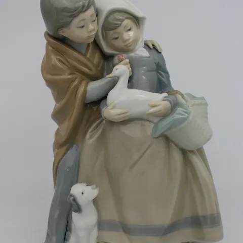 Nao by Lladro Figurine