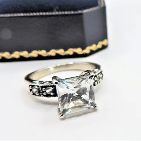Sterling Silver White Zircon Ring 3 cts New with Gift Pouch