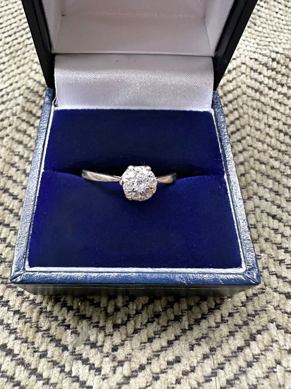 Vintage Diamond "Daisy" Ring