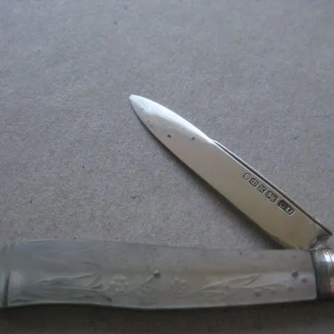 Victorian Mother of Pearl Hafted Silver Bladed Folding Fruit Knife, Sheffield 1853