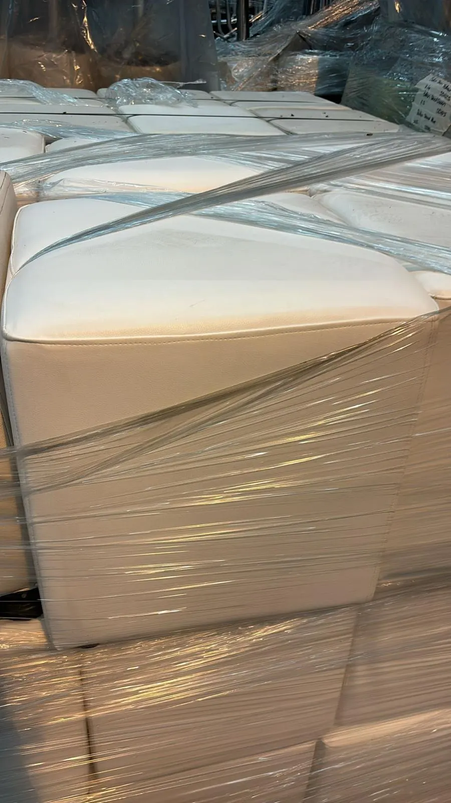 Pallet of 18 x Cubes 40 cm x 40 cm x 40 cm