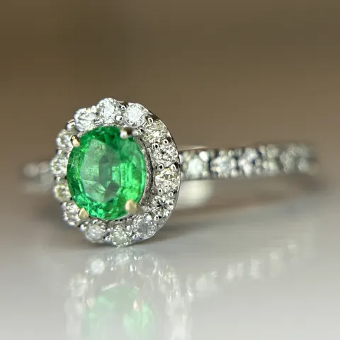 Beautiful 0.42 CT Natural Emerald With Natural Diamonds & 18k Gold