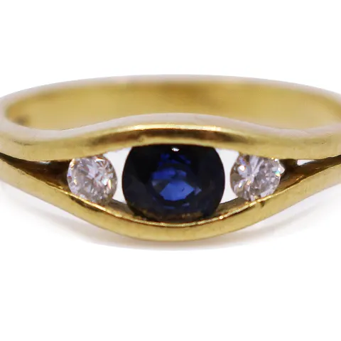 Three Stone Sapphire & Diamond 18ct Gold Ring