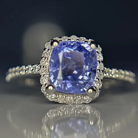 Beautiful 2.79CT Unheated Ceylon Blue Sapphire With Natural Diamonds & 18k Gold