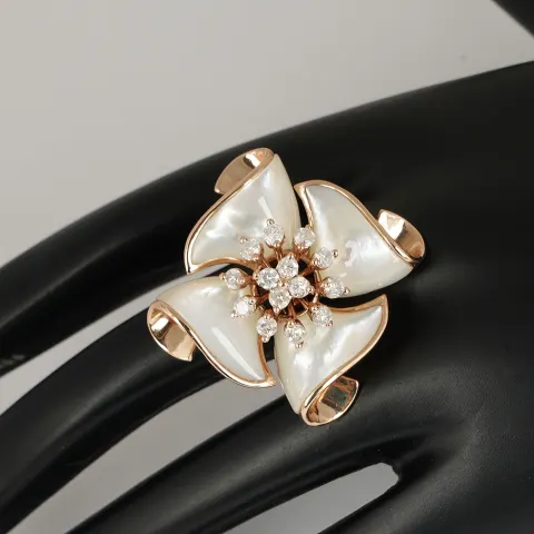 14K / 585 Rose Gold Designer Diamond & Mother of Pearl Ring