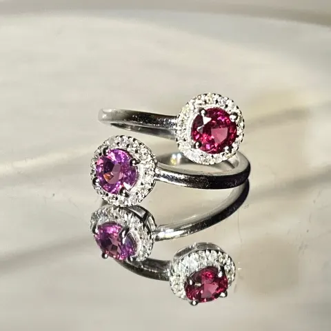 Beautiful Natural Spinel Ring With Diamonds And 18k Gold