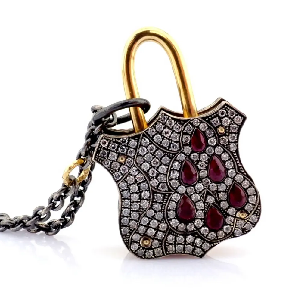 An Exquisite, Convertible Clasp Necklace Embellished With Gold, Colourful Stones, and Diamonds On Si