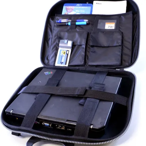 Eye-T Rigid Moulded EVA 15.4" Laptop Case RRP £18.99 L29a