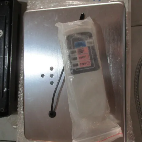 caravan Mover Receiver / transmitter box - looks new and unused with remote control -