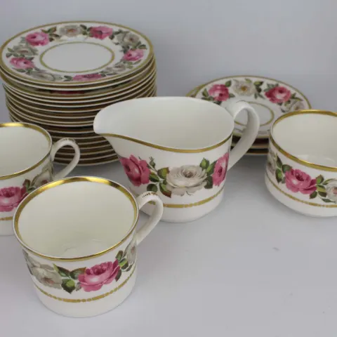 23 Pieces of Royal Worcester Royal Garden Pattern