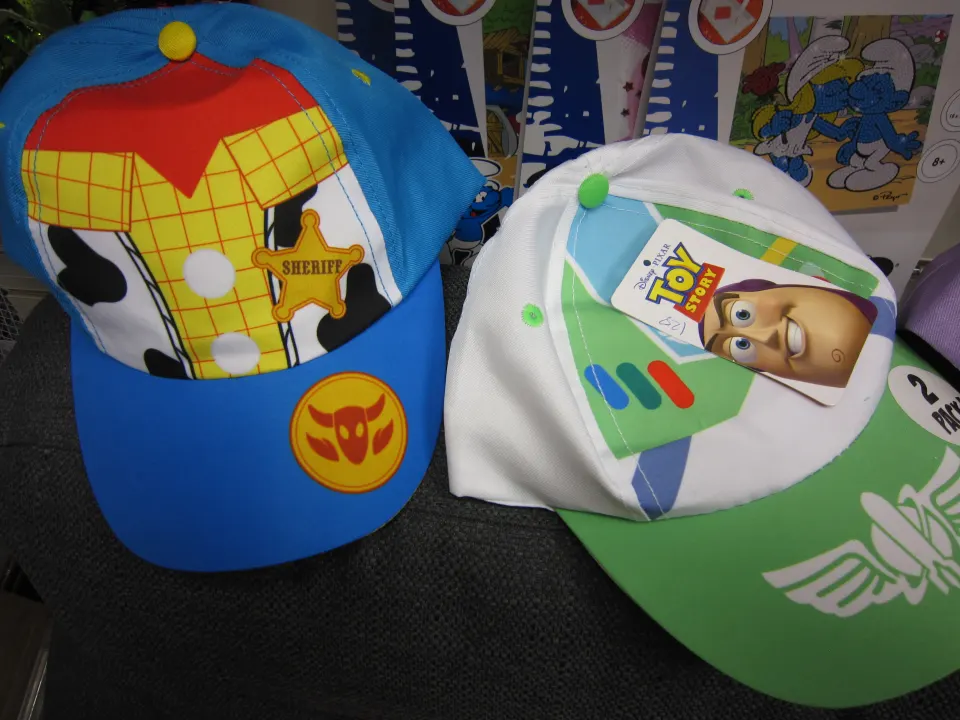 100pcs assorted as pictured licensed Toy Story caps - brand new sealed rrp £4.99.