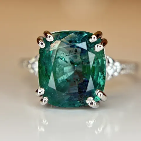 Beautiful Natural Emerald 4.75 CT With Natural Diamonds & 18k Gold