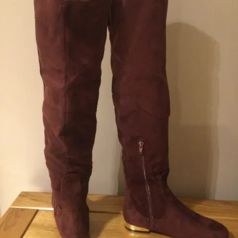 Dolcis “Katie” Long Boots, Low Block Heel, Size 5, Burgundy- New RRP £55.00
