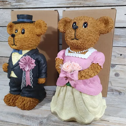 2 x Wedding Moneyboxes. Cute Mr & Mrs Bear moneyboxes. Great Engagement or Wedding gift.  Rrp £32