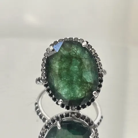 Beautiful 11 CT Natural Emerald Ring With Natural Black Diamonds And 18k Gold