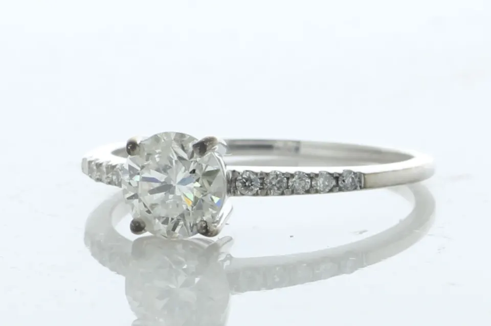 18ct White Gold Single Stone Prong Set With Stone Set Shoulders Diamond Ring (0.90) 1.00 Carats