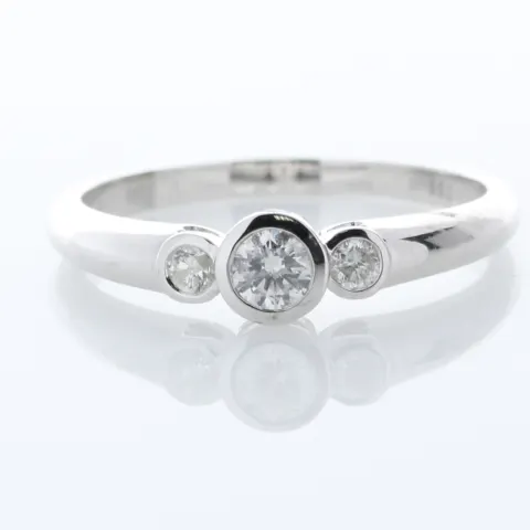 18ct Three Stone Rub Over Set Diamond Ring 0.33 Carats