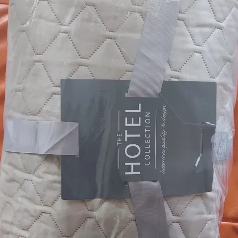 Bed Throw - Luxury