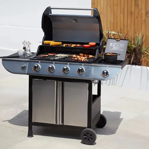 (16/6E) RRP £229. Uniflame Classic 4 Burner Gas Grill With Side Burner. 72.4 x 43.2cm cooking area