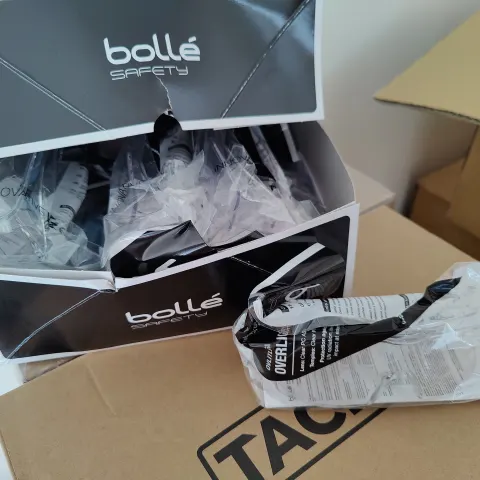 Box of 10 BOLLE SAFETY OVERLIGHT PROTECTIVE EYEWEAR 