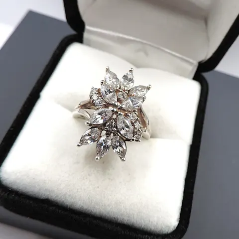  Sterling Silver 3CT Matara Diamond Ring New With Gift Box