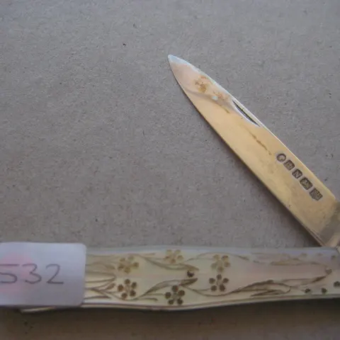 Victorian Mother of Pearl Hafted Silver Bladed Folding Fruit Knife