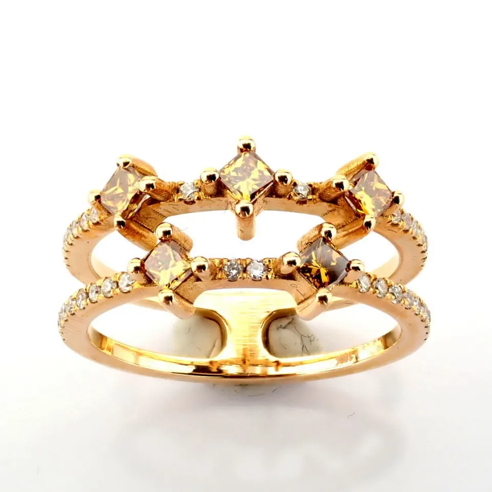 18K Rose Gold Ring Detailed With White Brilliant and Brown Diamonds