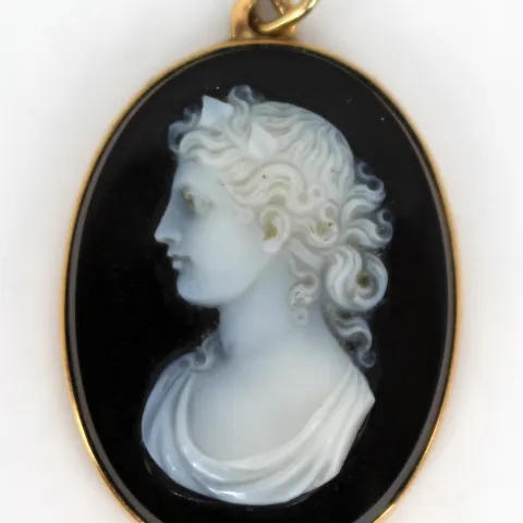 Antique Blue Agate Cameo Gold Pendant c.1910