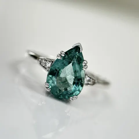 Beautiful Natural Emerald 1.81 CT With Natural Diamonds & 18k Gold