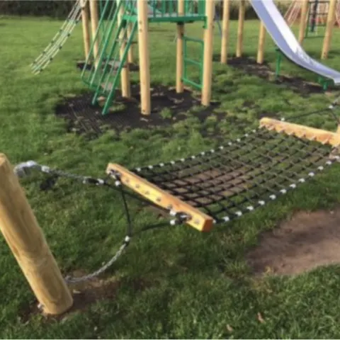 Hammock Swing Hammock Includes Universal Fixing Joints Commercial Grade RRP £690 New