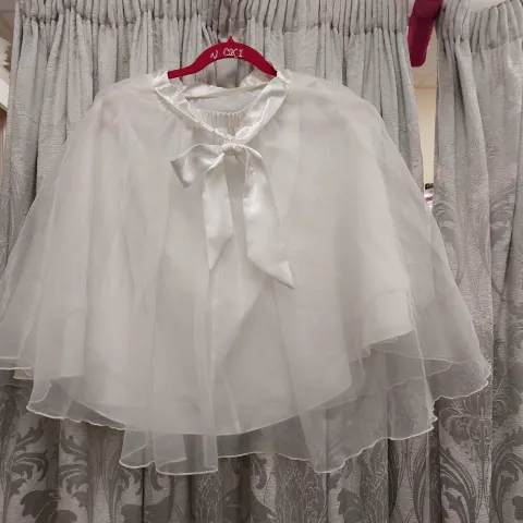 Childs white skirt/underskirt