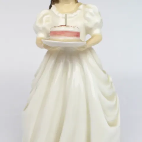 Royal Doulton Figurine Birthday Girl HN 3423
