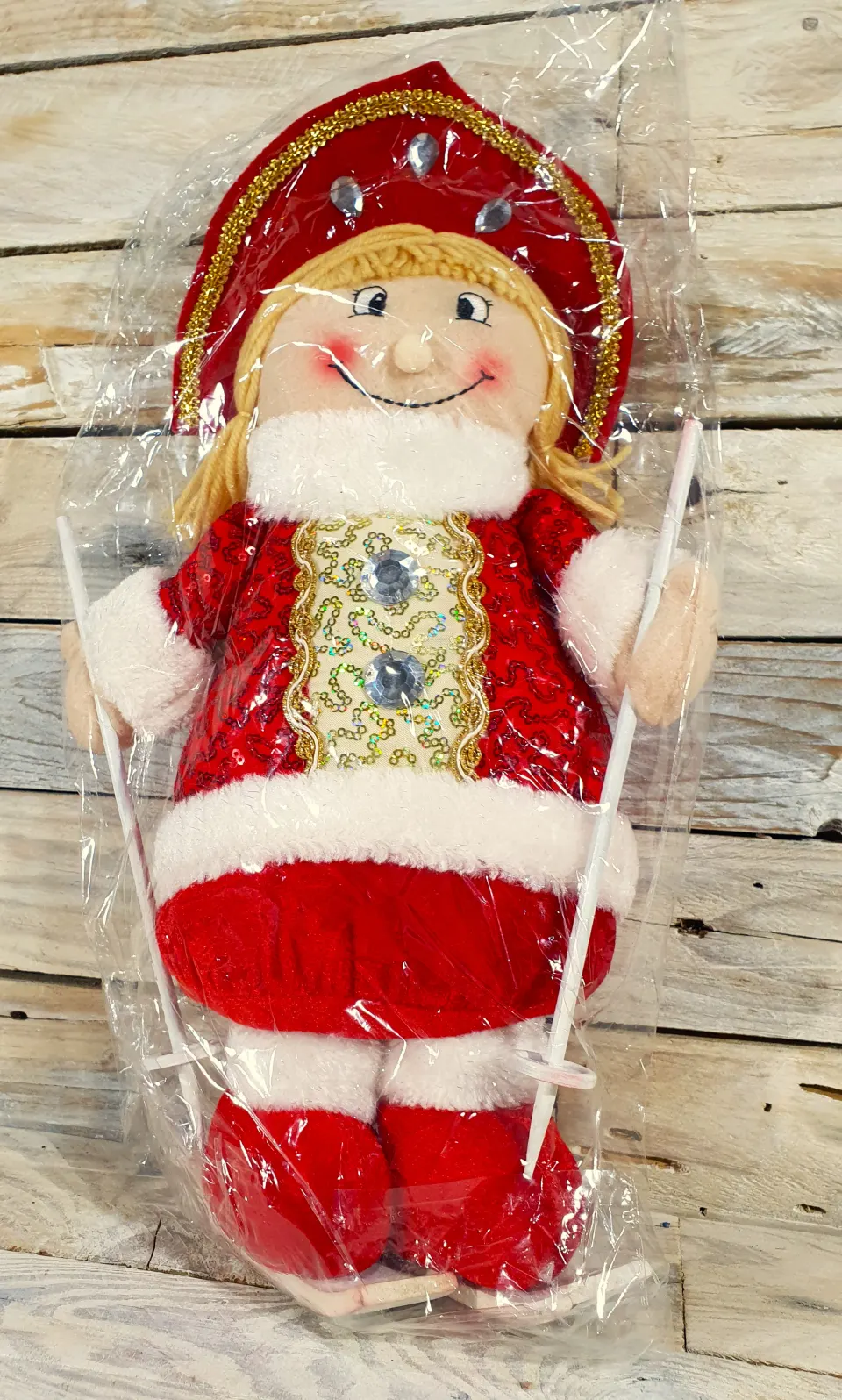3D Fabric skiing Mrs Claus. 39cm x 23cm. Rrp £29.99