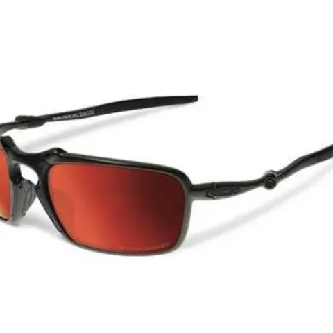 Oakley Badman Sunglasses | Brand New | Dark Carbon | Ruby Iridium Polarized Lens
