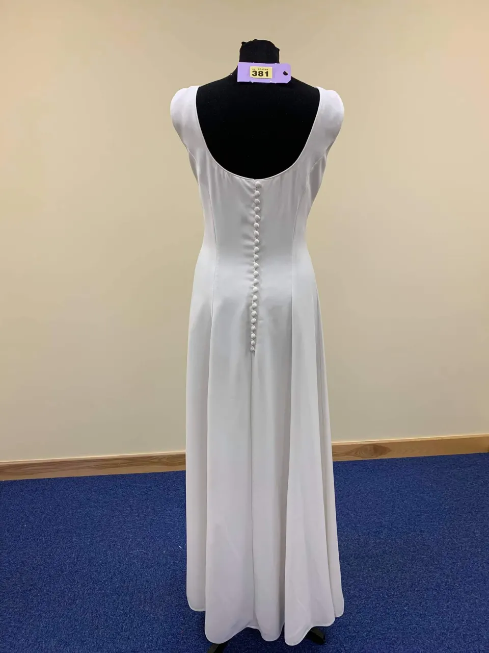 381 crepe wedding dress Handmade by Jo Ann Hall.   Small size 12 in ivory crepe fabric