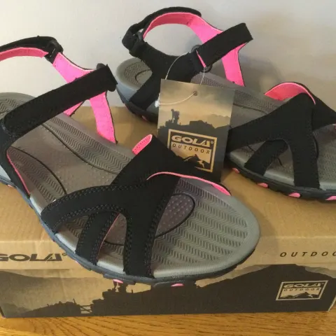 Gola Womens “Cedar” Hiking Sandals, Black/Hot Pink, Size 7 - Brand New