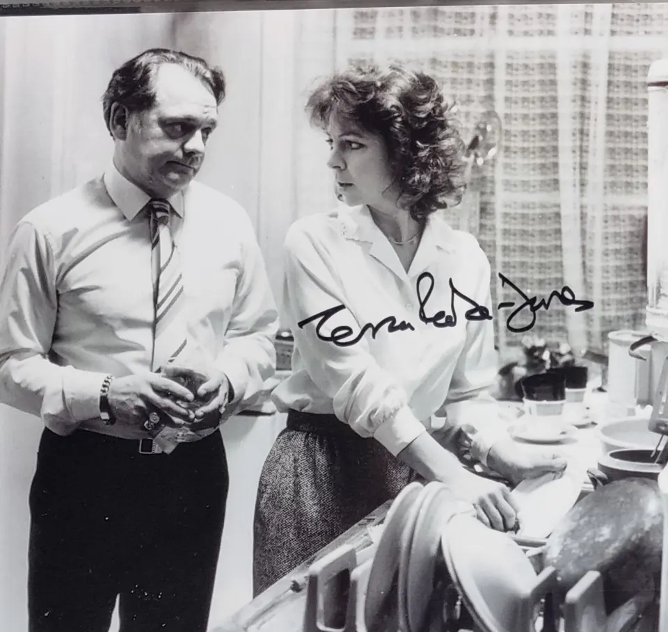 Tessa Peake-Jones Original Signature