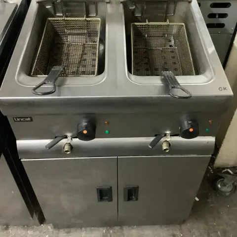 Lincat Double Basket Electric Fryer Single Phase
