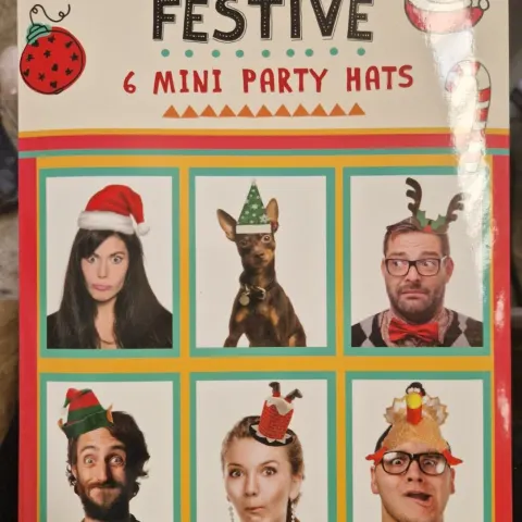5 X PACK OF 6 FESTIVE MINI PARTY HATS REINDEER SANTA ELF NEW CHRISTMAS PARTY. RRP £20 - GRADE A