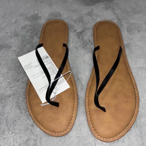 Resale Bundle | Amazon Essentials Thong Sandals | RRP £117.10 | Mixed Sizes