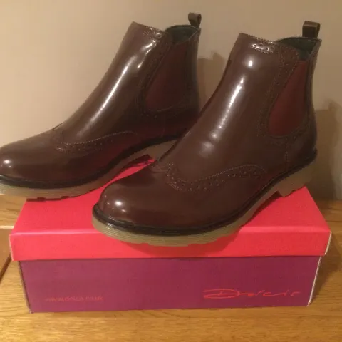 Dolcis “Winlove” Chelsea Ankle Boots, Size 7, Burgundy - New RRP £49.00