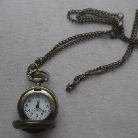 Vintage Crown Decorated Quartz Pocket Watch