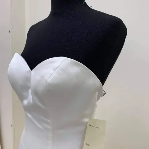 Eternity Bridal Wedding Dress In Size 8.